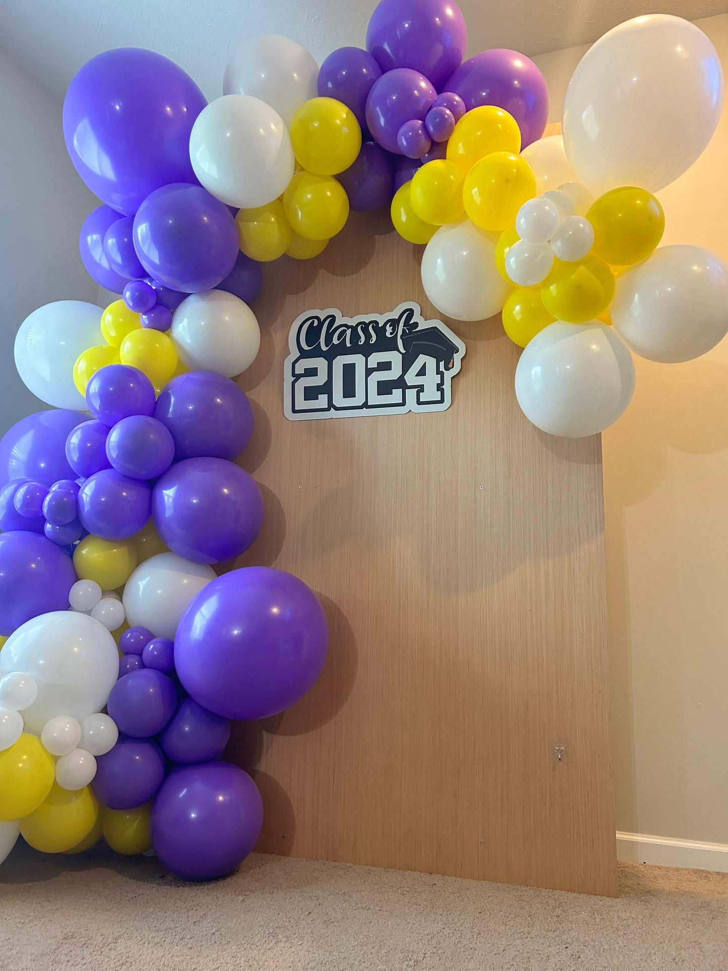 Graduation Wooden Backdrop Wall------ 3 Hour Rental