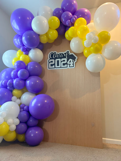 Graduation Wooden Backdrop Wall------ 3 Hour Rental