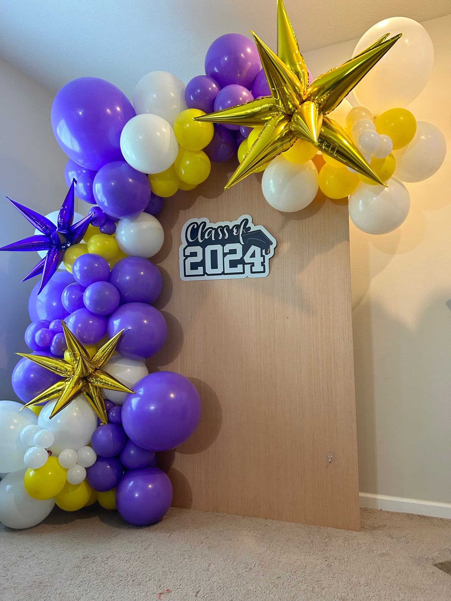 Graduation Wooden Backdrop Wall------ 3 Hour Rental